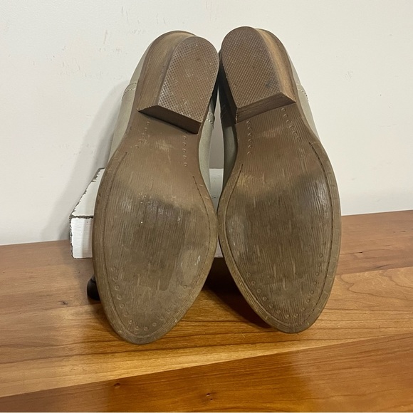 Women’s Dolce Vita Yelka Taupe Booties Stacked Heels Size 6.5 - Picture 6 of 7